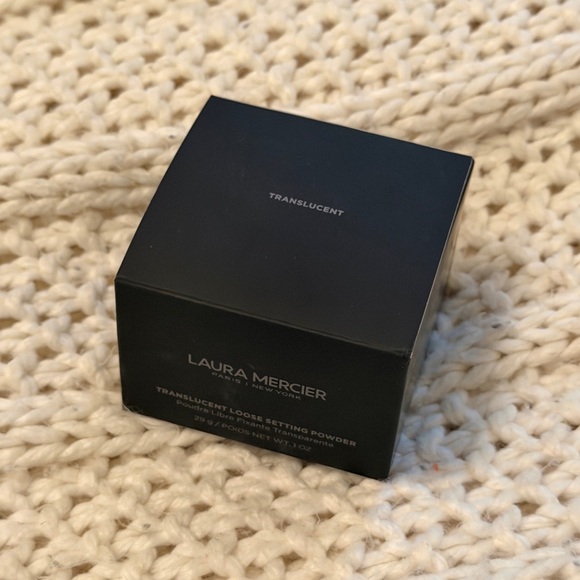 laura mercier Other - Laura Mercier Translucent Setting Powder in Black Box
